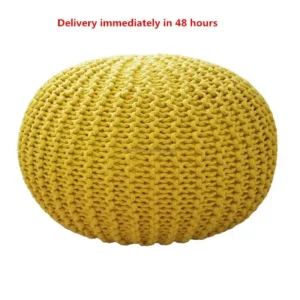 Sitzpouf aus Strick, dekorativ